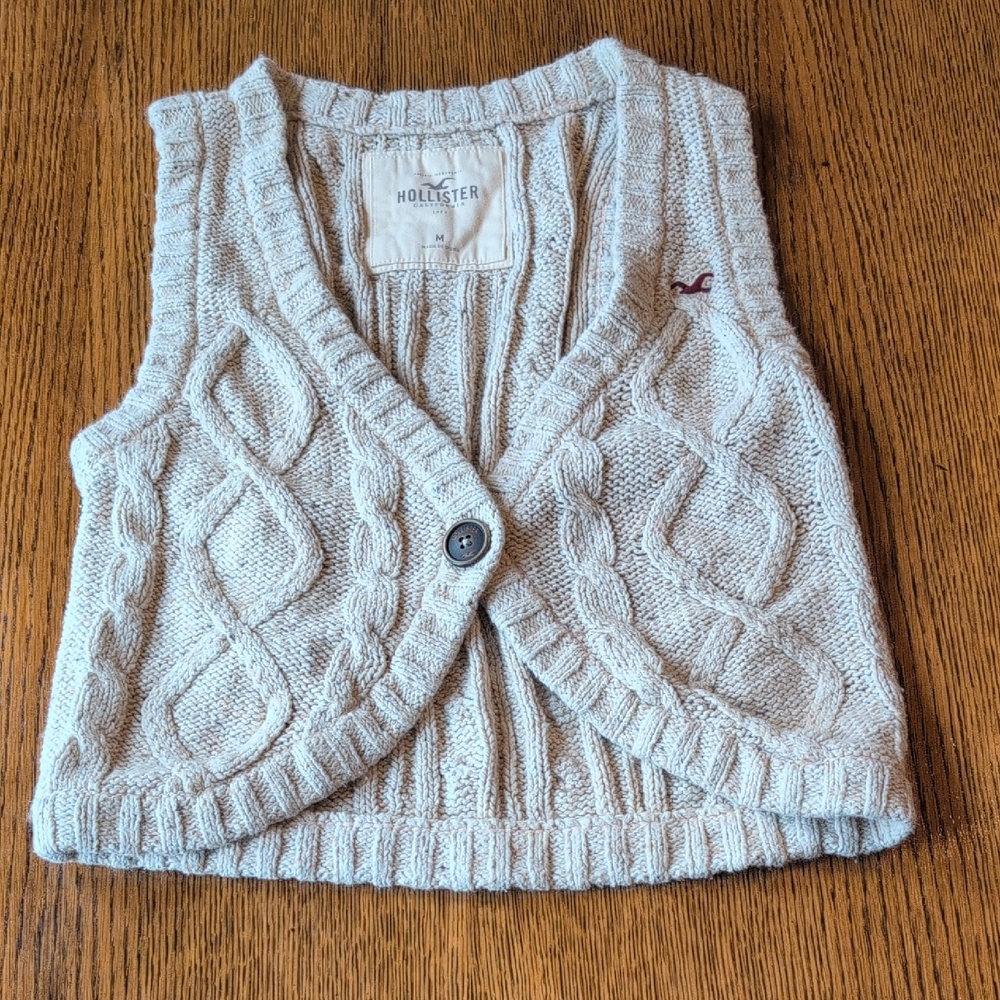 Hollister Women's Beige Cable Knit Sweater Vest